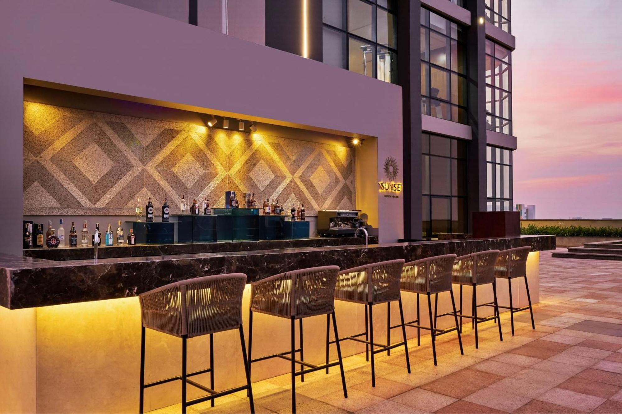 Sheraton Cần Thơ Kültér fotó The Bar